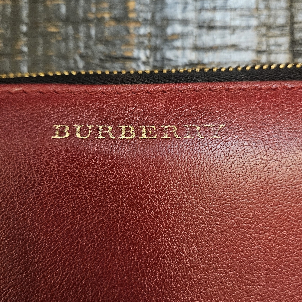 Burberry Red Leather and Beige Vintage Check Zip Wallet - Picture 9 of 9